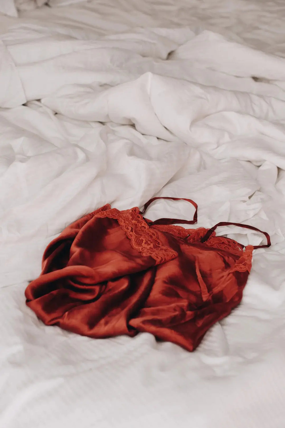 Discover Lingerie Fabrics: Comfort, Style & Benefits